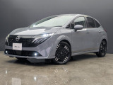 一目で日産らしさを感じさせるリヤビュー。引き締まったスポーティなフォルムとクリアなリヤコンビネーションランプが印象的です。