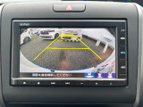 バックでの駐車が苦手な方や運転にあまり自信のない方でも後方の視界をしっかりサポート。安心して車庫入れが出来るバックカメラを装備しています!