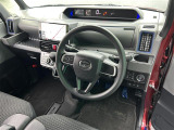 【運転席】座り心地が良いシートなので長時間の運転でも快適にお過ごしいただけます。新品のフロアマットのご注文も可能です。掲載箇所以外にご希望の写真がございましたらお気軽にお問い合わせ下さい。