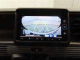 バックモニターを装備しています。車庫入れ時等に車両後方が確認出来るのでとても便利です。