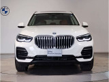 ☆BMWの代名詞とも言える【キドニーグリル】一目見ただけでBMW車であると認識できる確固たるアイコンとして存在感を放ちます☆