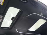 【ツインサンルーフ】サンルーフ装備車両!高級感もアップ、大人気オプション解放感溢れる快適なドライブをお楽しみください♪