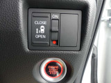 左側電動スライドドア(運転席から操作できます)