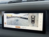 3Dサラウンドカメラ(360&deg;カメラ)で全方位の死角となる部分や発進時・駐車時・細い路地からの運転などカメラを通してモニターで確認することが可能です。