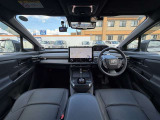 高いホールド性で運転姿勢が安定します。長距離ドライブでも疲れにくいのが魅力です。快適なドライビングライフをお送りください♪