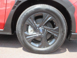 右前 17インチアルミホイール タイヤサイズは、225/60R17です。「*ホイールロックナットは展示用です」