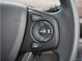 ◆アダプティブクルーズコントロール◆予め設定した車速内でクルマが自動的に加減速。前走車との適切な車間距離を維持しながら追従走行します。【LKAS】車線維持支援システムでステアリング操作を支援。