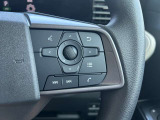 ハンドルスイッチで車両設定・オーディオの選曲や音量調整などが出来、安全性もアップ。