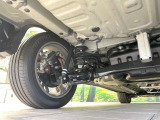 お車を安心してお乗りいただく為には、足回りの定期点検が欠かせません。サービスサポート(有償保証)では無料点検もご提供しており、安心のカーライフをお過ごしいただけるサポート体制が整っています。
