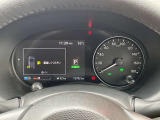 視認性の良いシンプルなメーターです。運転しやすく、取り回しの良いコンパクトカーはいかがですか?