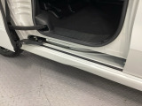 ホンダ車の低床ボディは、チャイルドシートへのお子さまの乗降や荷物の積載もスムーズ