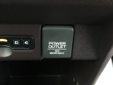 アクセサリーソケットを装備。車内アクセサリーの電源として便利です。