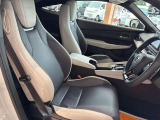 毎日過ごす運転席は要チェック。シートのへたり・擦れ、視界のイメージまで伝わる重要ポイント。