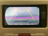 【バックカメラ】運転が苦手な方も車庫入れラクラクです!ギアをリバースに入れれば自動的に切り換わりますので、面倒な操作は不要です♪狭い駐車場もお車を傷つけず安心ですね!