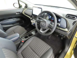 シンプルで使いやすいデザインの運転席です。