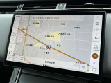 新インフォテイメントシステム「Pivi Pro」に搭載される3Dサラウンドカメラシステム。車輌AIにより車輌を含む周囲の映像を立体的に表示。よりスムーズな駐車や発進が可能となります。