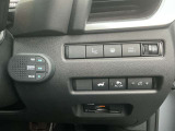 納車時にメンテナンスノートをお渡しします。おクルマの点検整備や保証内容がきちんと記録されているから安心です。メンテナンスは安心と信頼の日産サービス工場で。