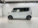 色は人気のシャイニングホワイトパールです。