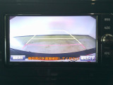 バックモニター付き。 車両後方の映像が画面に表示されるので、車庫入れが苦手な人も安心です。ただし、目視確認もお忘れなくお願いいたします。