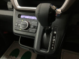 当店でご購入頂いた車両は全車車検整備又は法定12か月点検を行い、エンジンオイル・オイルフィルター・フロントワイパーゴム・バッテリーの交換を行っています、整備費用は本体に含まれてますので安心ですよ♪