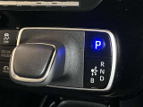 シンプルで使いやすいシフトレバーです