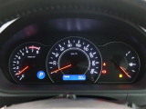 とっても見やすいメーターです。夜間時はラグジュアリーな気分にさせてくれる照明が魅力ですので、夜のドライブも楽しみになりますよ♪