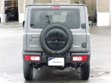 明るく広々、落ち着いた店内では、中古車のご検討・ご購入のほか、携帯電話(au)の購入等、様々なご相談に幅広く応えていきます♪