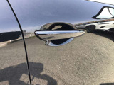 握るだけでドアの開錠施錠ができます☆