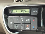 オートエアコンがついていますので、簡単操作で快適に過ごせます。希望の温度に自動調整してくれるのが便利です。