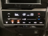 オートエアコンがついてますので、お好みの温度をセットするだけで風の強さや風量を自動で調整します。スイッチも簡単操作で快適に過ごせます。