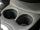 ドリンクホルダーがあって便利で長距離ドライブも可能です
