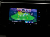 バックカメラの画像です。ガイドラインがスムースな車庫入れをサポートいたします。車庫入れの安心感がアップしますね。