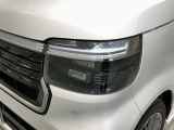LEDヘッドライトは、点灯の瞬間から最大光量を発揮し、突然暗くなるトンネルなどでの安定感を高めます。