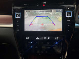 【バックカメラ】運転席から画面上で安全確認ができます。駐車が苦手な方にもオススメな便利機能です。
