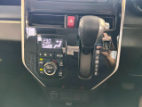 温度を調節すれば、自動で風量調整もしてくれるAUTOエアコン機能も付いています★