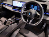 ☆センターパネルを運転席側に僅かに傾けたBMW独特のインパネ☆【駆け抜ける歓び】はここからもスタートしております☆