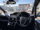 見通しのよいすっきりとした視界で、誰でも運転しやすいです。運転のしやすさは疲れにくさにも繋がりますよ♪