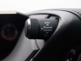 『1台』のお車に対して、3名体制で日々議論を重ね仕入れを行っております。