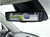デジタルインナーミラー装備!車両後方のカメラの映像をデジタル補正で視認性を向上させてインナーミラー内に表示します♪視界を遮るものがなく、後席に同乗者がいても後方を確認しやすく安心です♪