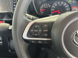 運転中、オーディオの操作をしてて、ハッとしたことはありませんか?ステアリングスイッチは、運転中でもハンドルでオーディオの操作が可能です。安全なドライブをサポートします。