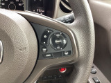 Hondaセンシングの機能のひとつ、アダプティブクルーズコントロール付!アクセルから足を離しても設定したスピードと前車との車間を保ち走行してくれます!車線維持もアシスト☆高速道路で疲労軽減ですね☆
