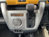 スポーツシフトに入れてマニュアル車感覚の走行が出来ます。山道走行や高速道路の走行に大活躍です★