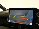 車庫入れや駐車で威力を発揮するのがバックモニター!ナビディスプレイに後ろの様子が映し出されるから安心です。