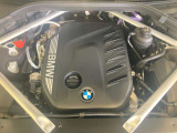 BMWのエンジンは世界的にも認められている高性能エンジンです。レスポンスがよく高回転型の心地よい吹きあがりなど駆け抜ける歓びのキーになる部分でございます。