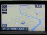 純正ナビを装備。タッチパネル式で使いやすく、お出かけもラクラクです。
