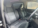 運転席も広々としており運転しやすい環境を実現しています☆