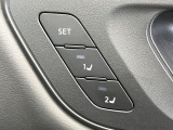 【メモリー機能付きパワーシート】ドライバーごとに設定したシート位置を記憶して、ボタン一つで切り替えできる便利な機能!運転する方が複数名いらっしゃるご家庭におすすめです♪