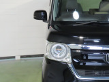 LEDヘッドライトは、点灯の瞬間から光量を発揮し、突然暗くなるトンネルなどでの安定感を高めます。
