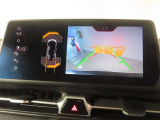 バック時の運転をサポートするバックガイドモニター付