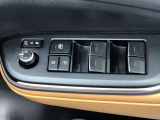 パワーウィンドは今や当たり前の機能ですが、無いと困る機能です。運転席からの操作で、全席の窓を振るオープンにしたり、フルクローズが可能です。